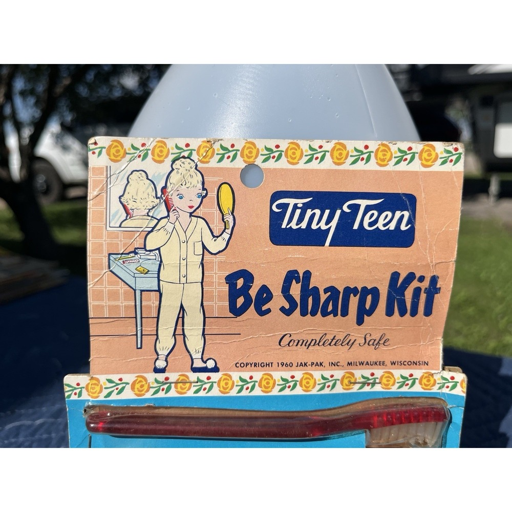 Vtg 1960 Dime Store Toy Play. Set Tiny Teen Play Set. Dial Soap-Pepsodent - Picture 2 of 5